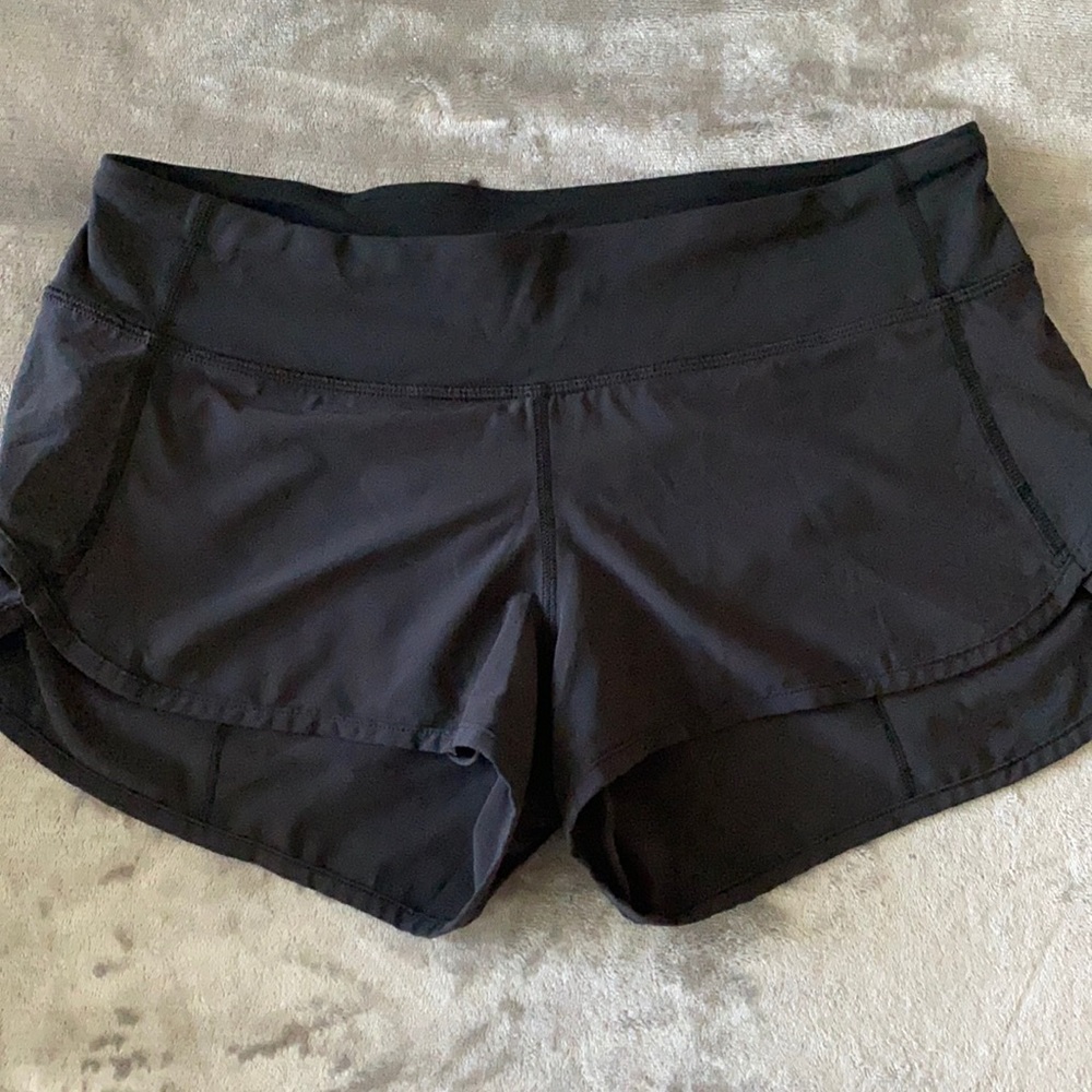 LULULEMON Run Speed Up Shorts 2.5”  Sz 6 black